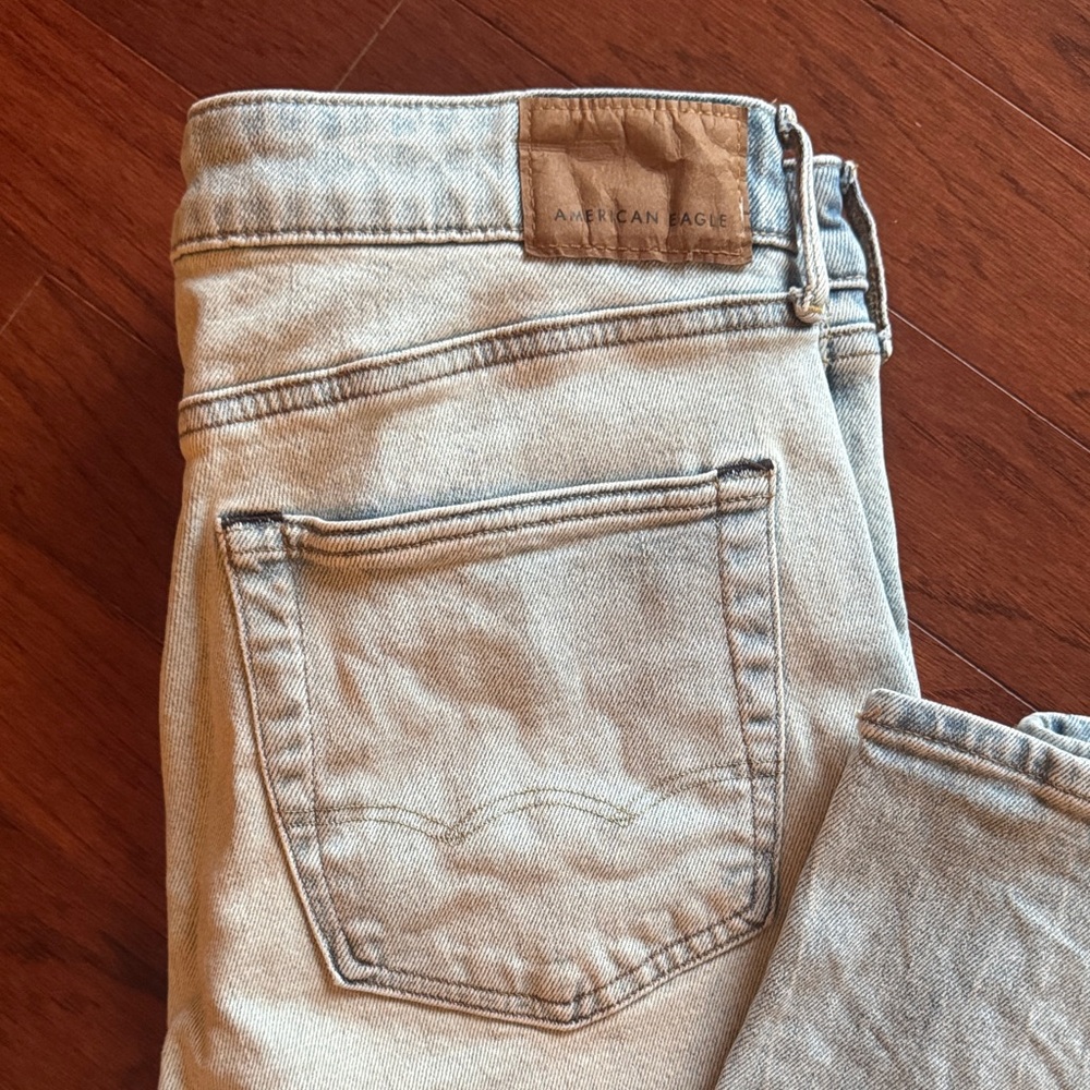 American Eagle Outfitters High-Rise Jeans in Light Wash 32x30
